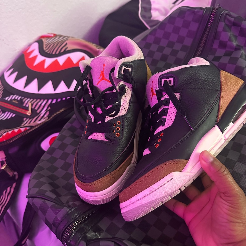 Jordan 3s - Picture 3 of 3